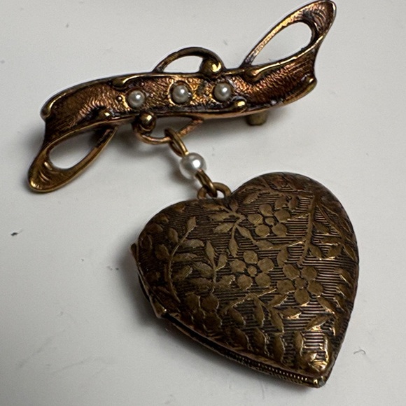Vintage Heart Locket Brooch with Pearls - Picture 8 of 9